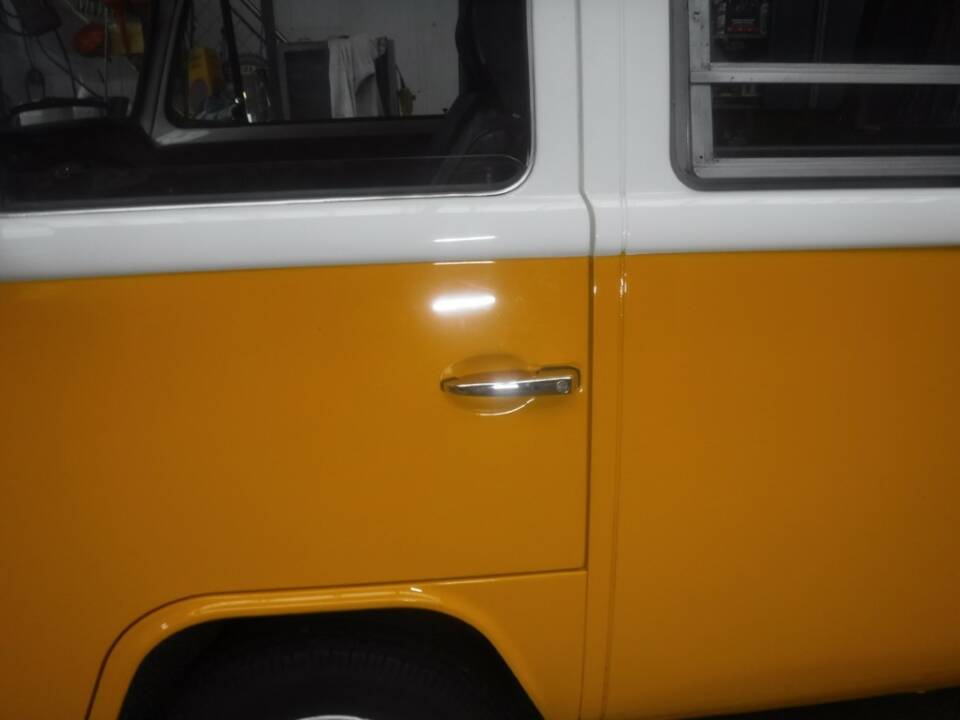 Image 30/49 of Volkswagen T2 a&#x2F;b (1977)