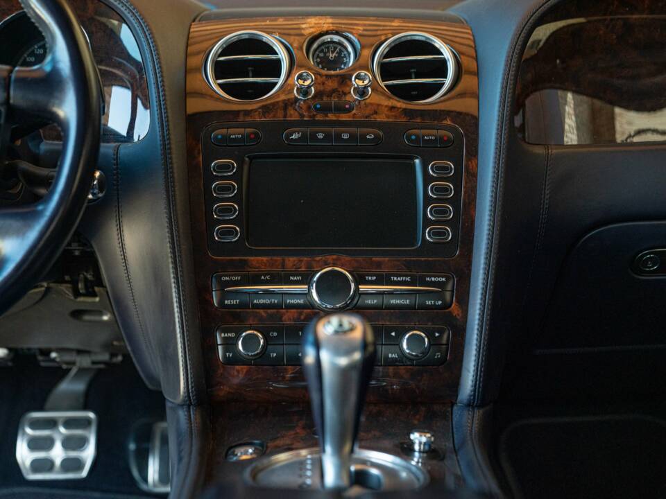 Image 43/50 of Bentley Continental GT (2004)