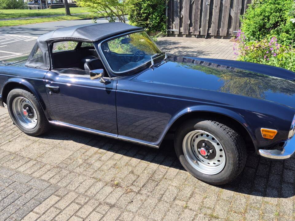 Image 17/100 of Triumph TR 6 PI (1971)