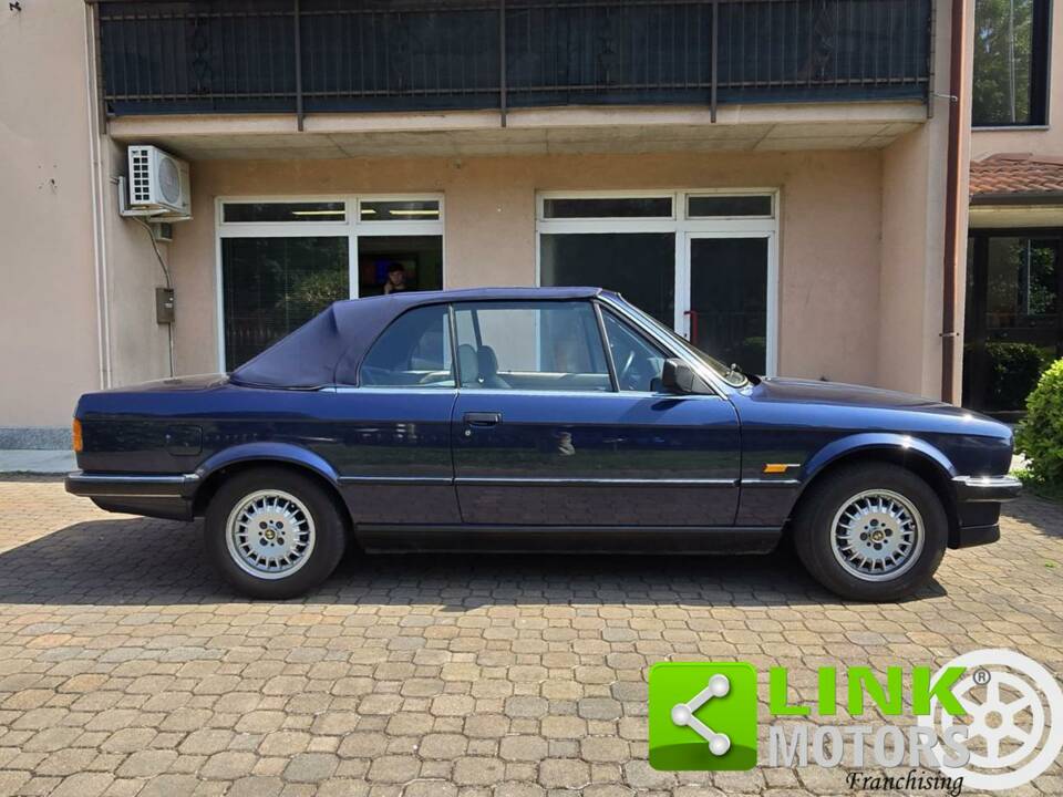 Bild 9/10 von BMW 320i (1987)
