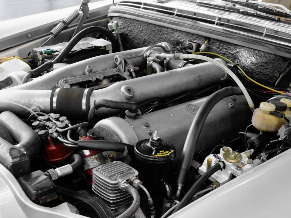 Immagine 44/50 di Mercedes-Benz 300 SEL 6.3 (1968)