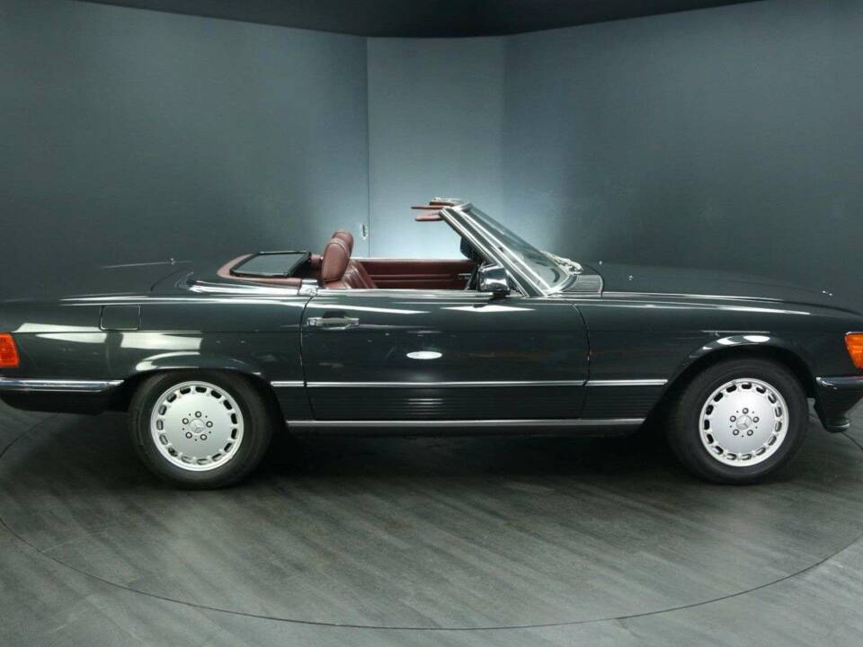 Imagen 7/30 de Mercedes-Benz 300 SL (1985)