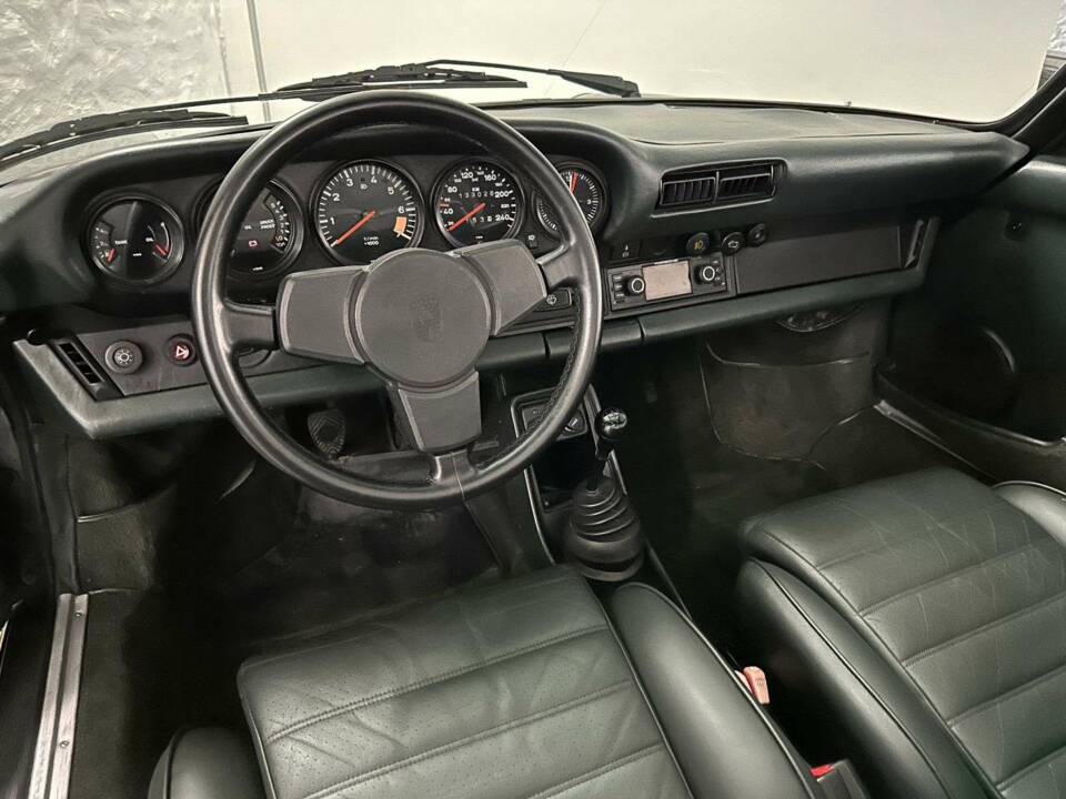 Image 15/20 de Porsche 911 SC 3.0 (1983)