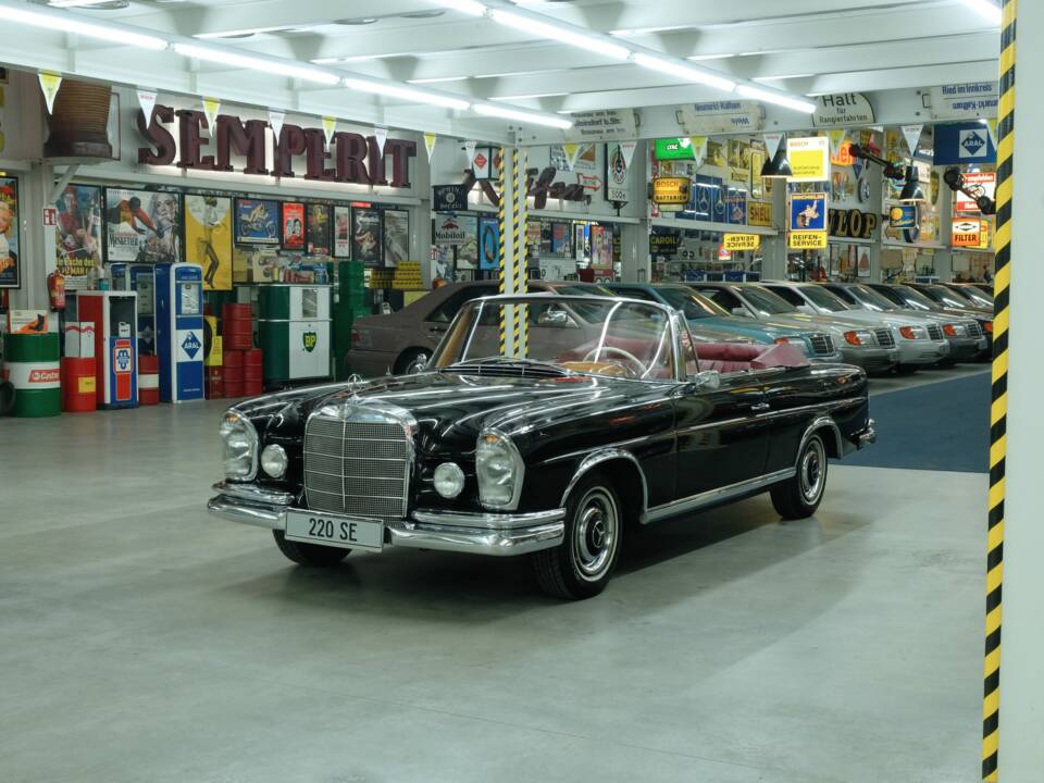 Image 1/50 of Mercedes-Benz 220 SE b (1963)