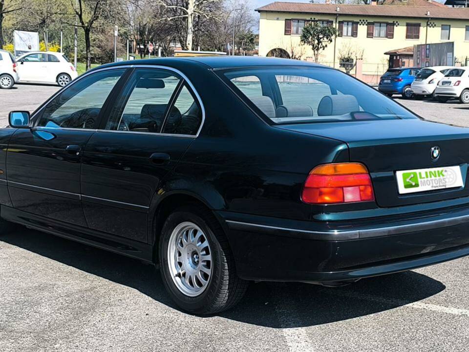 Image 3/42 of BMW 520i (1998)