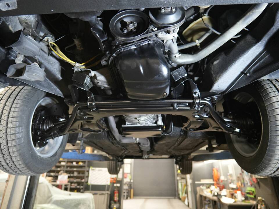 Bild 38/42 von Volkswagen Passat Variant 1.8 (1986)