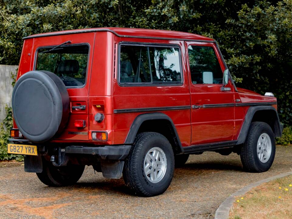 Immagine 3/29 di Mercedes-Benz 280 GE (SWB) (1990)