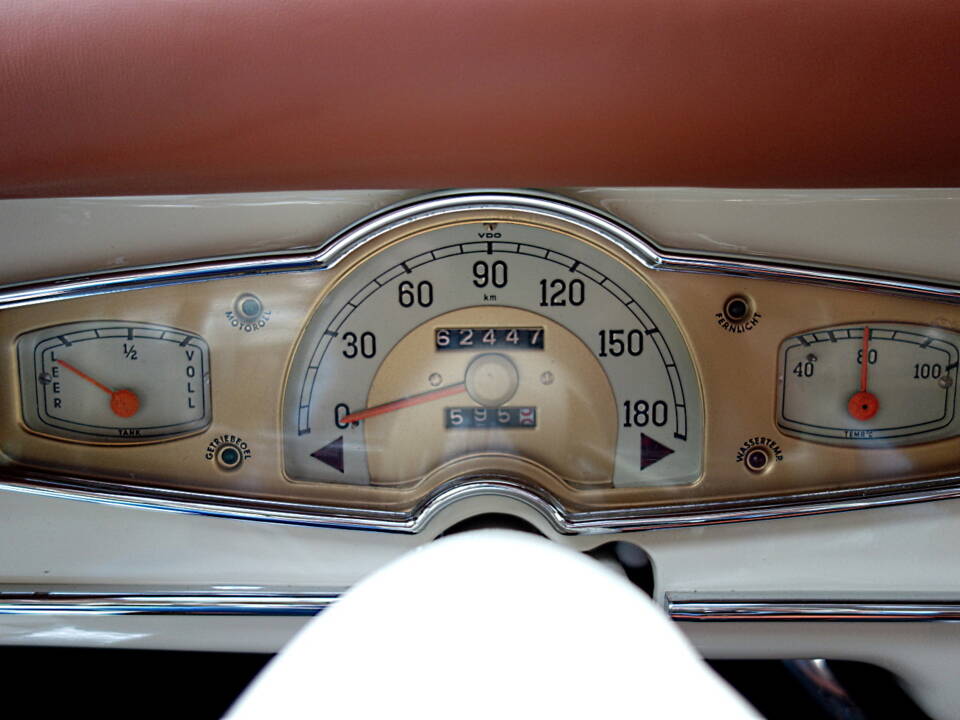 Image 23/42 of Borgward Isabella Coupe (1961)