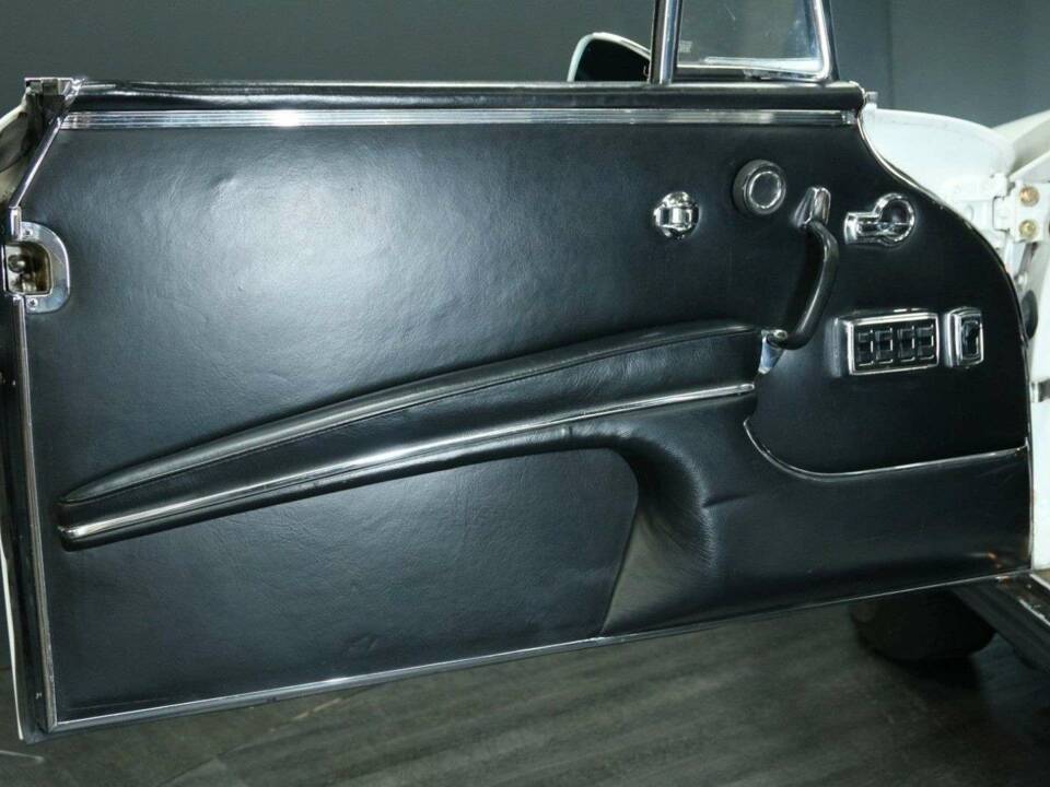 Image 10/30 of Mercedes-Benz 250 SE (1966)