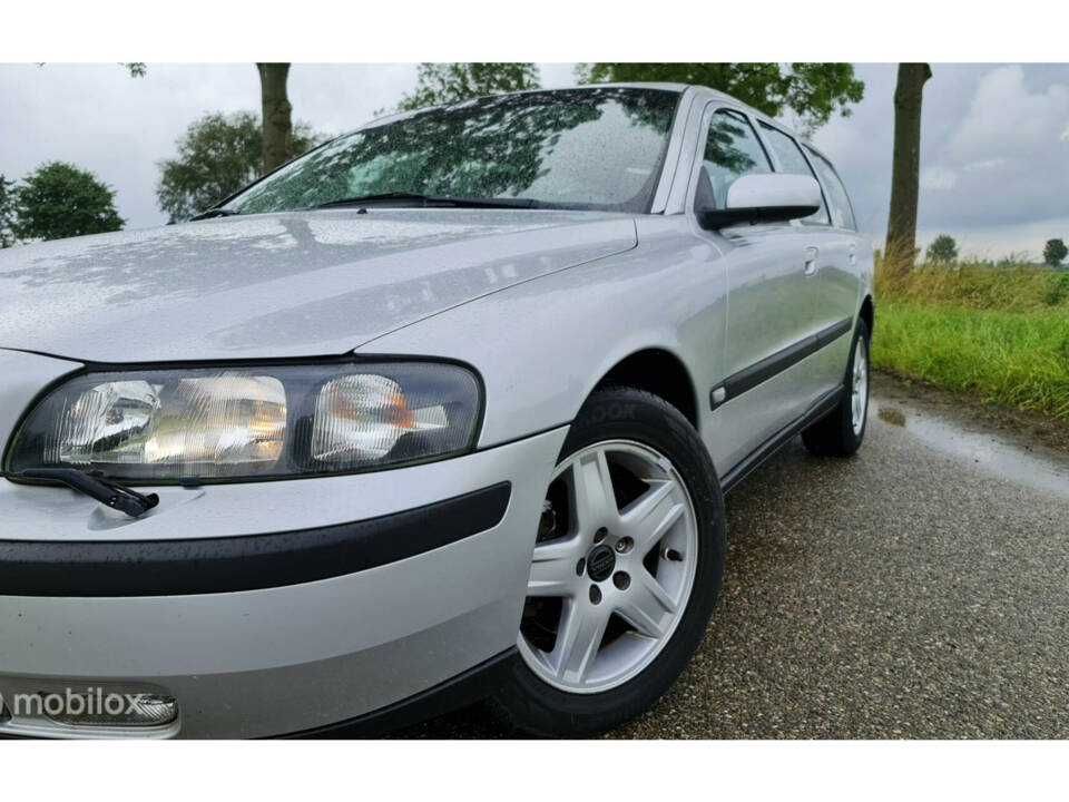 Immagine 36/46 di Volvo V 70 2.4 (2004)