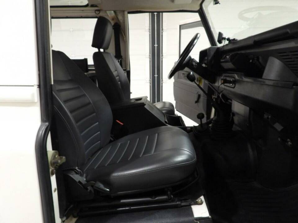 Imagen 9/15 de Land Rover Defender 90 (1996)