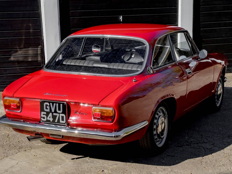 Image 2/50 of Alfa Romeo Giulia 1600 Sprint GT Veloce (1966)
