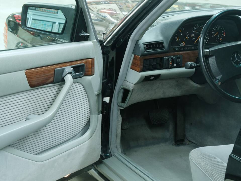 Bild 39/50 von Mercedes-Benz 300 SEL (1991)