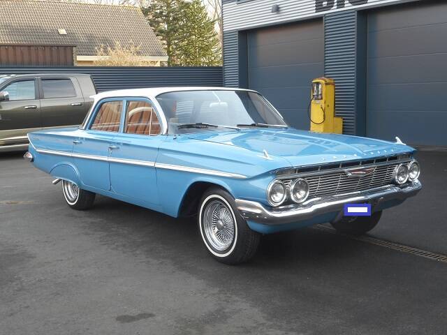 Immagine 2/23 di Chevrolet Bel Air Sedan (1961)