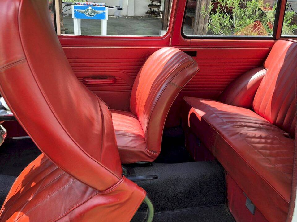 Image 34/63 of Ford Anglia (1965)