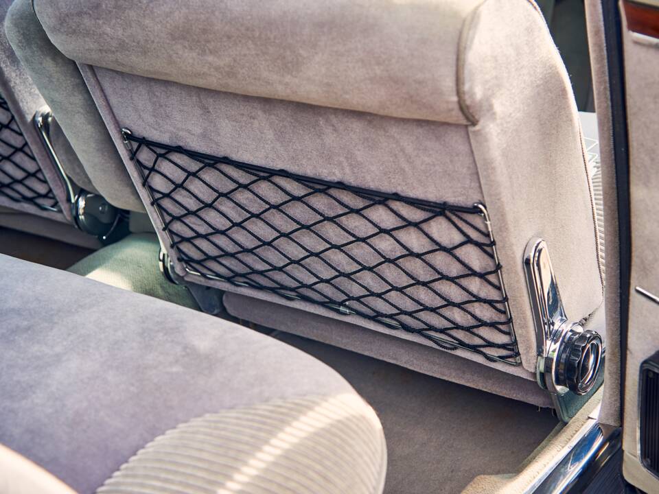 Image 19/38 of Mercedes-Benz 300 SEL 6.3 (1970)