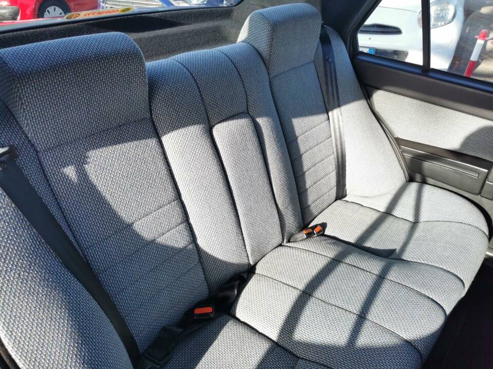 Image 23/45 of Alfa Romeo 75 1.8 (1987)
