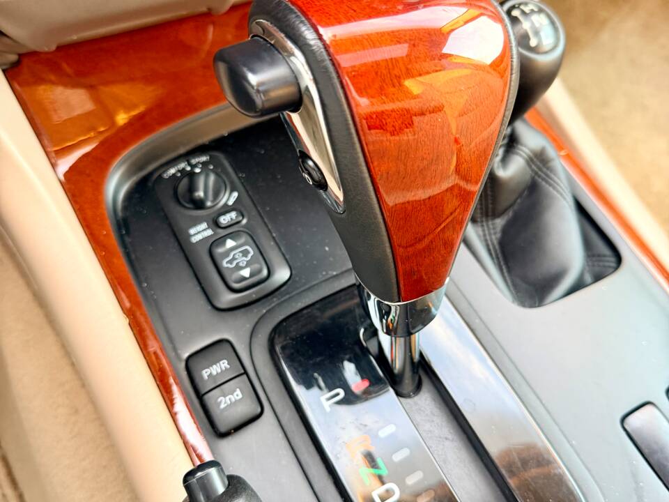 Image 23/32 of Lexus LX 470 (2003)