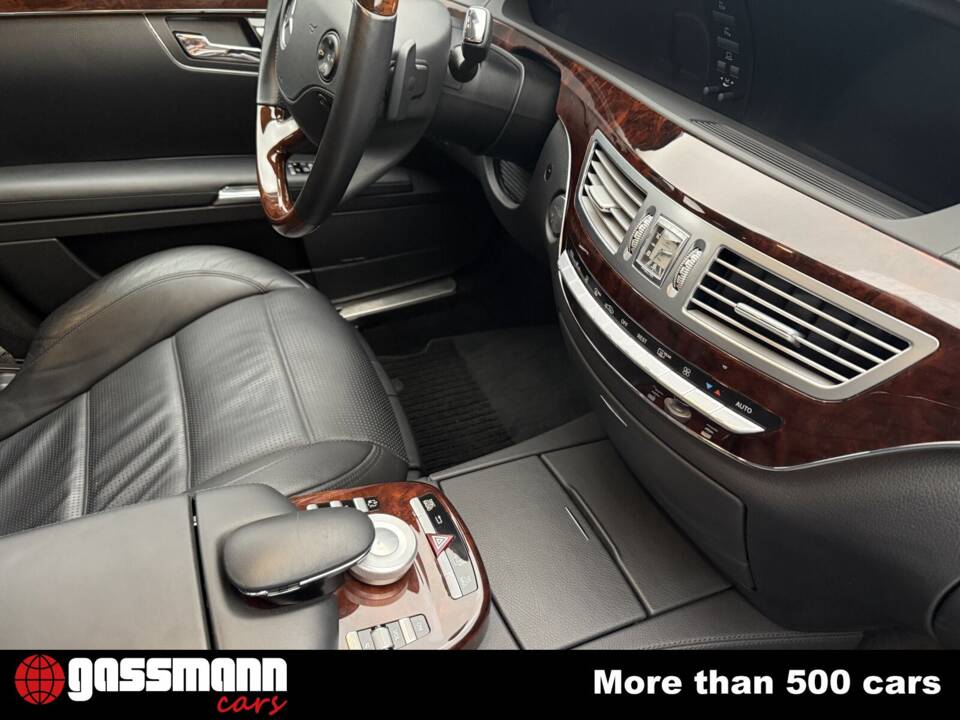 Image 13/15 de Mercedes-Benz S 63 AMG (2008)