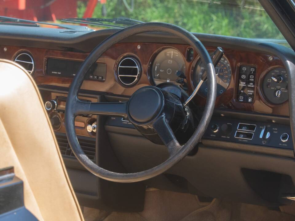 Immagine 43/46 di Rolls-Royce Corniche I (1981)