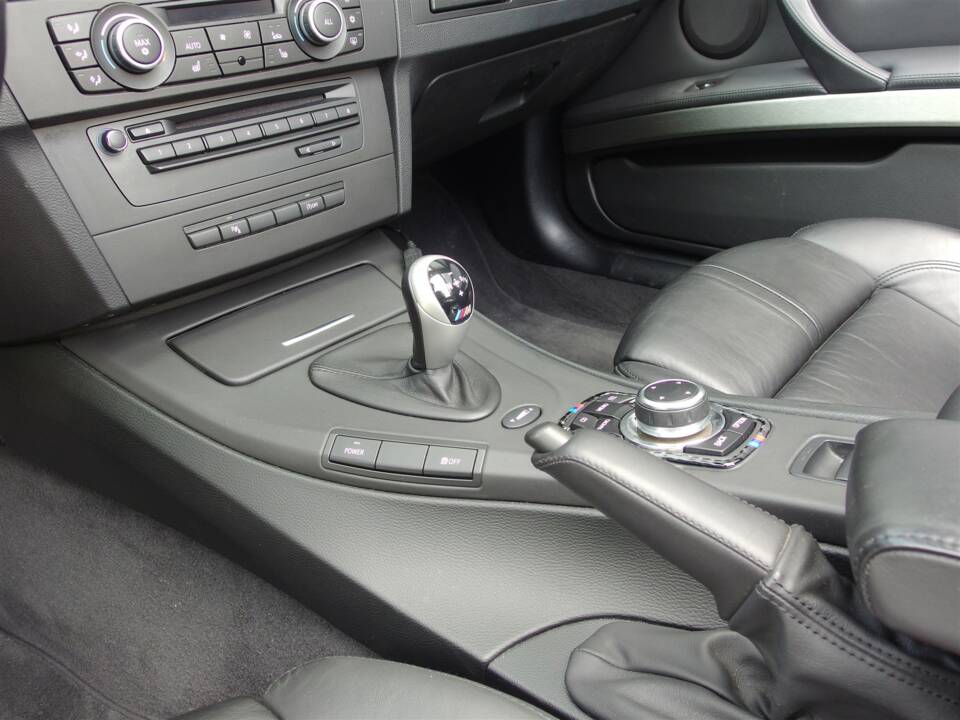 Image 50/98 de BMW M3 (2011)