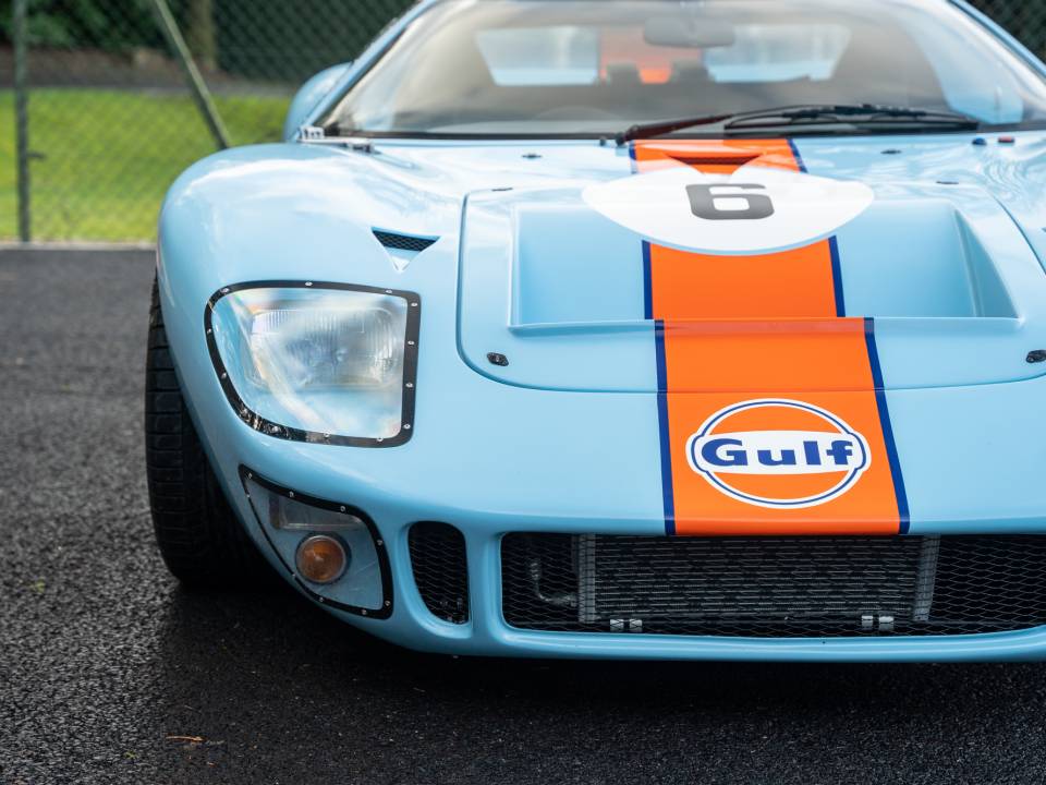 Image 7/32 of Ford GT40 (1965)
