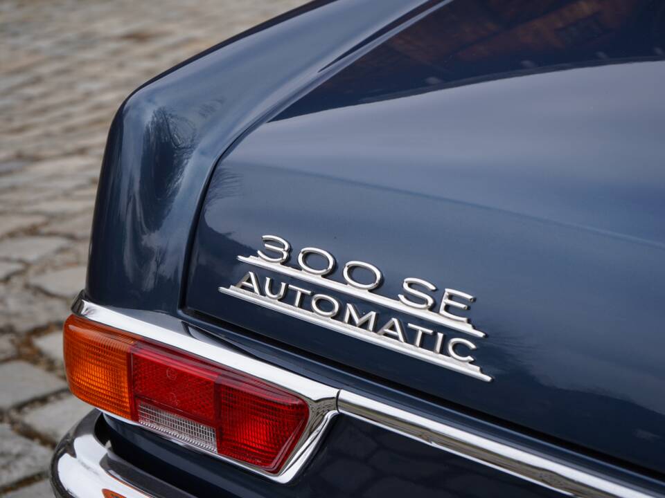 Image 10/14 of Mercedes-Benz 300 SE (1967)