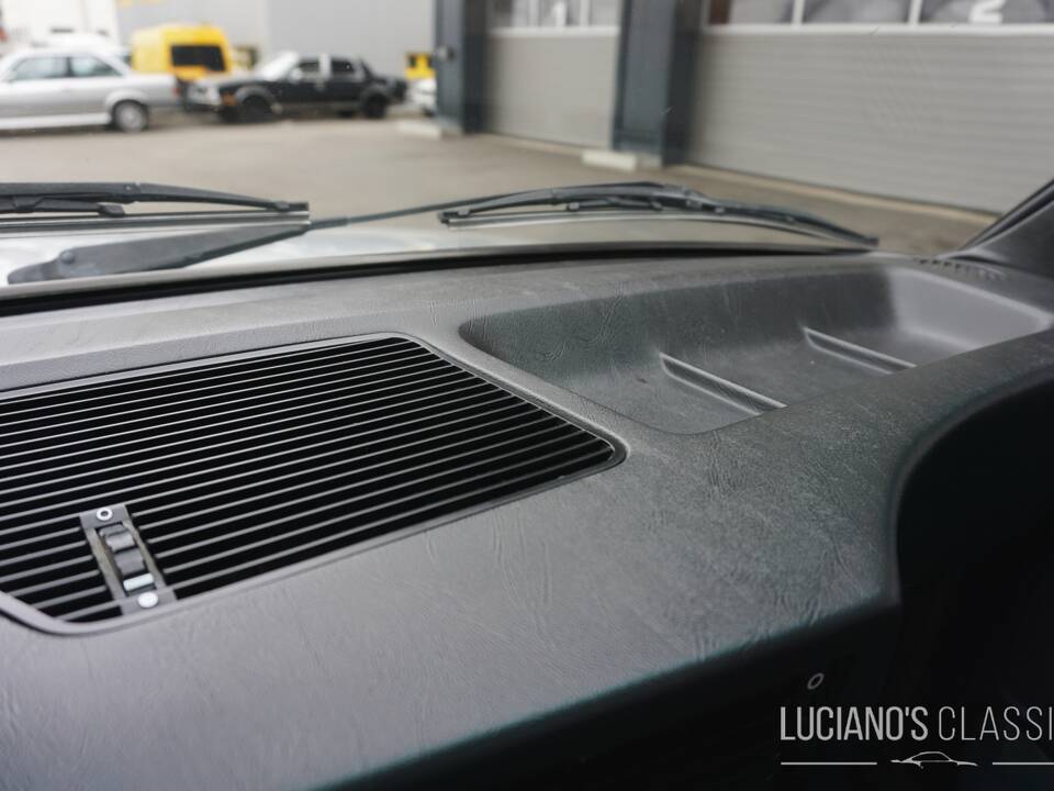 Image 39/59 of BMW 528i (1982)