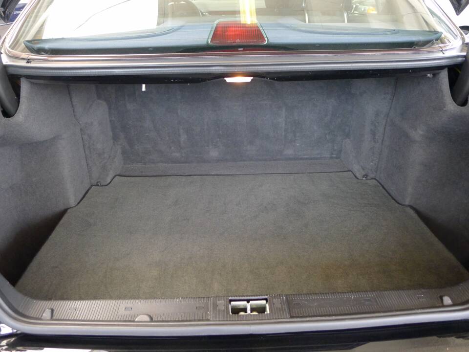 Image 6/33 of Mercedes-Benz E 230 (1995)