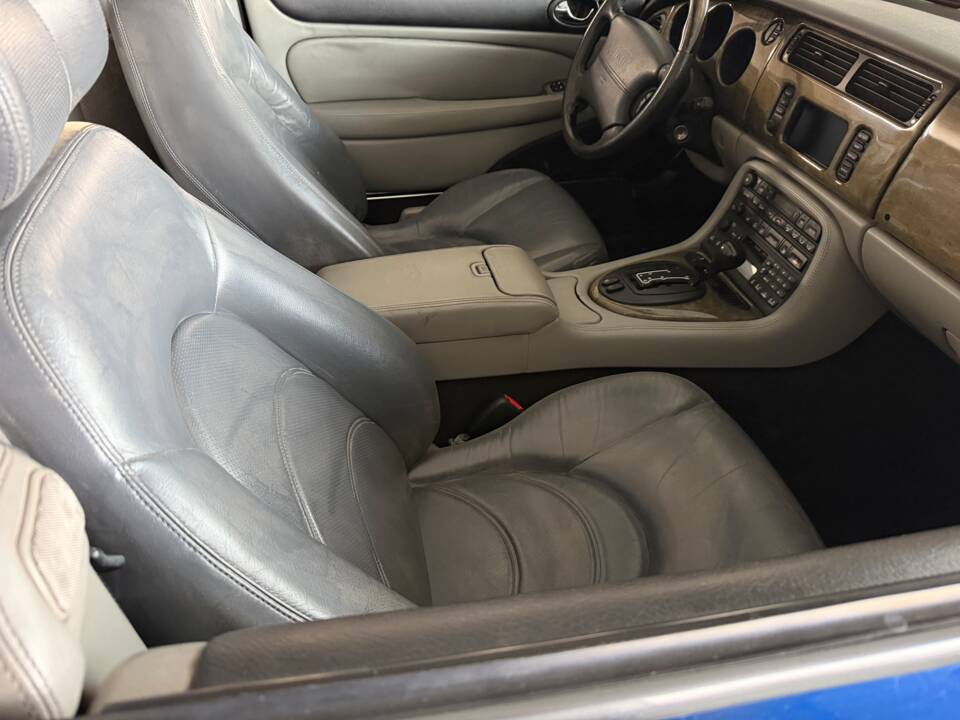 Bild 12/17 von Jaguar XKR (2002)