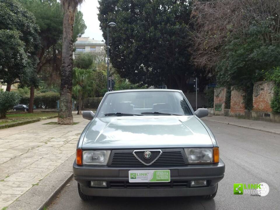 Image 9/22 de Alfa Romeo 75 1.8 (1988)