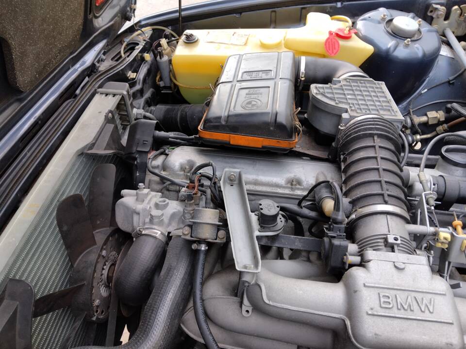 Bild 57/113 von BMW 735i (1986)