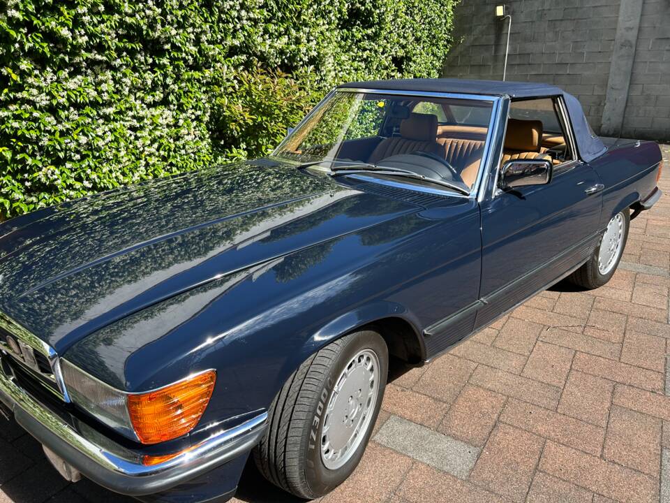 Image 2/50 of Mercedes-Benz 380 SL (1983)