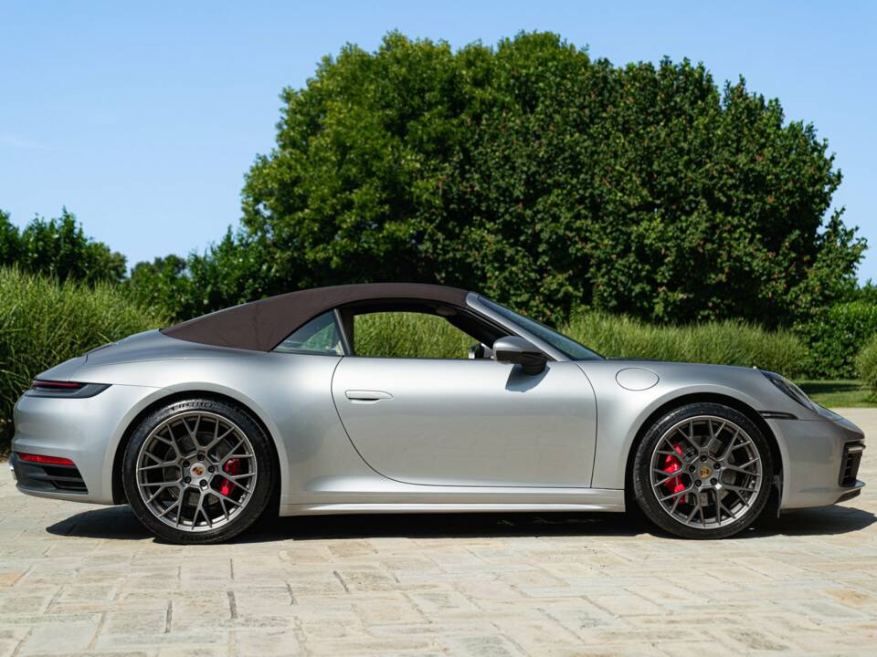 Image 9/50 of Porsche 911 Carrera 4S (2019)