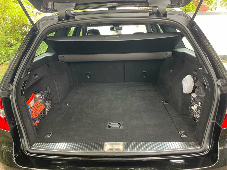 Bild 16/16 von Mercedes-Benz E 200 Kompressor T (2011)