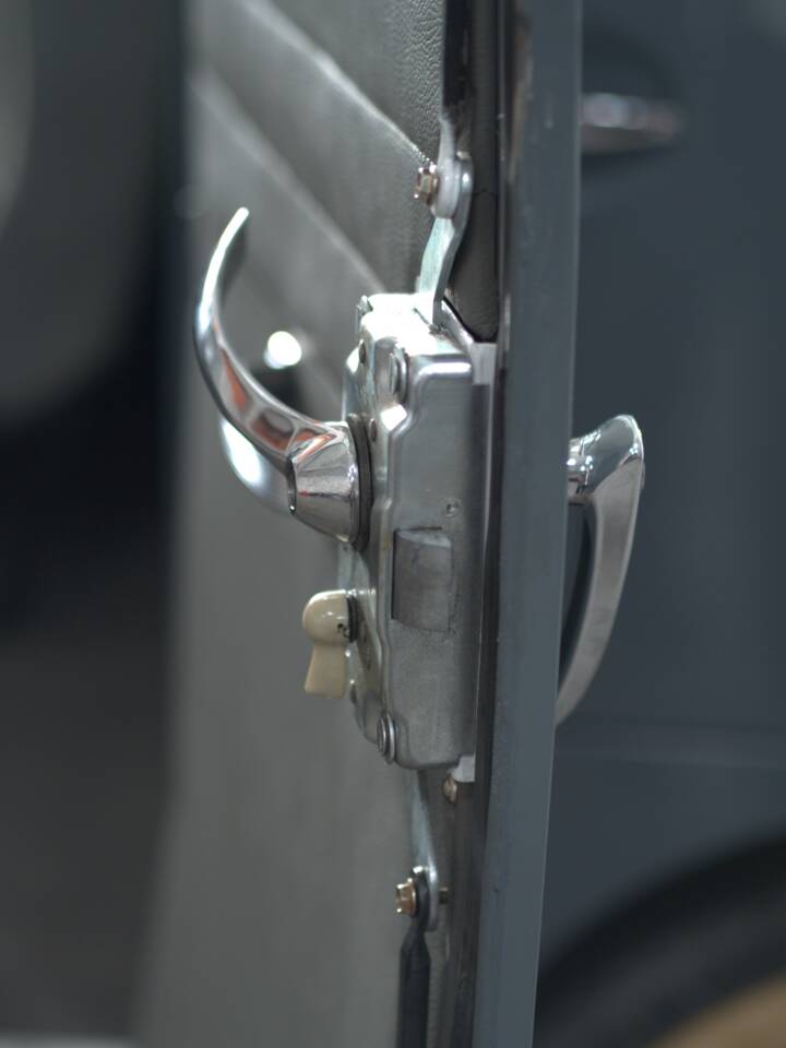 Bild 39/49 von Volkswagen T1 Brasil 1.6 (1970)