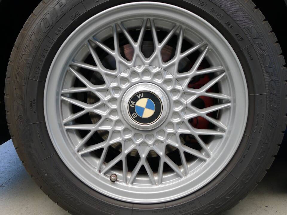 Immagine 36/45 di BMW M3 (1987)