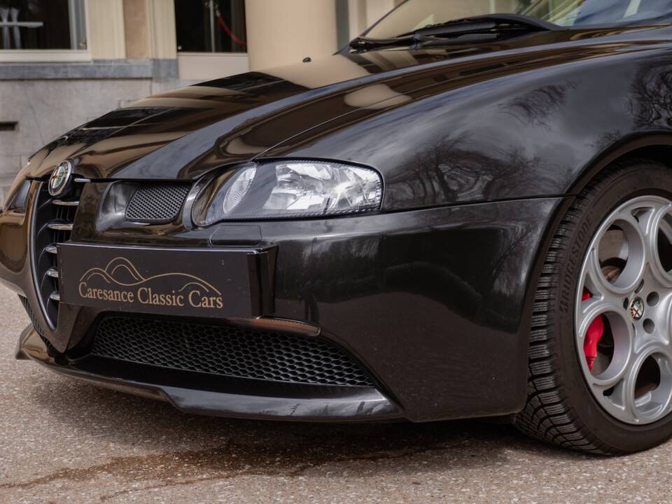 Image 20/60 of Alfa Romeo 147 3.2 GTA (2003)