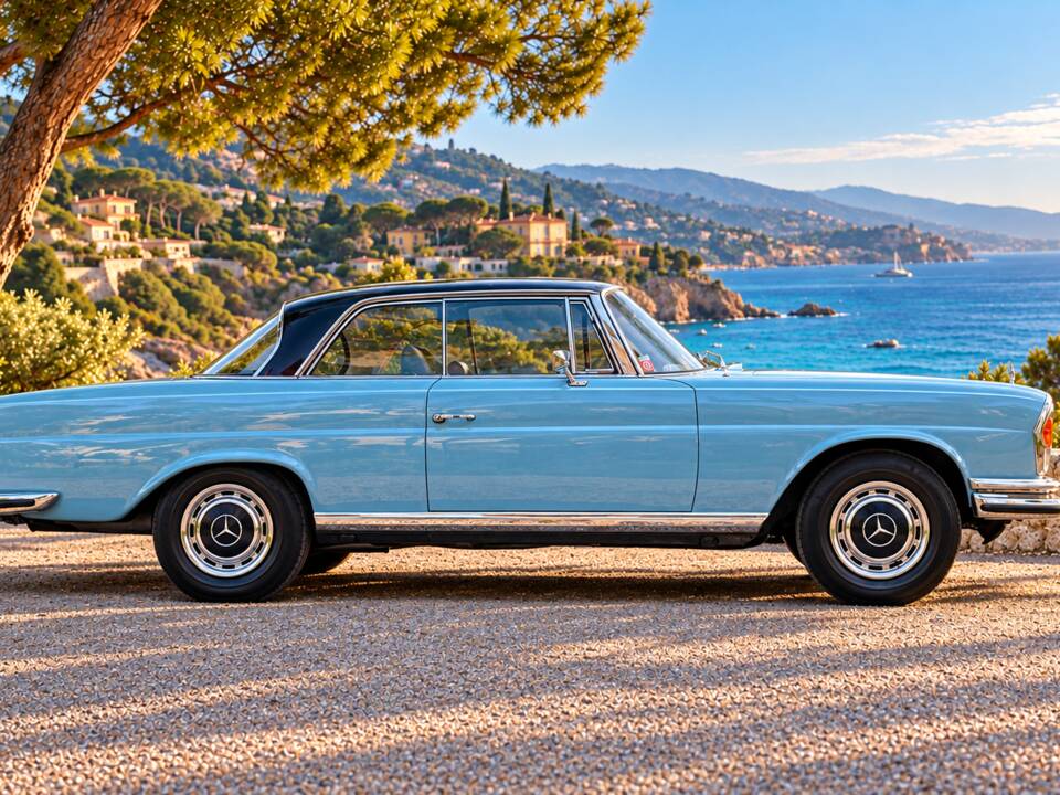 Image 5/96 of Mercedes-Benz 280 SE (1970)