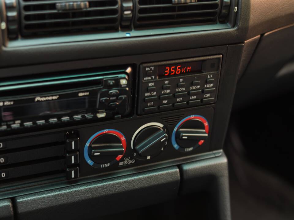 Bild 53/74 von BMW M5 Touring (1992)