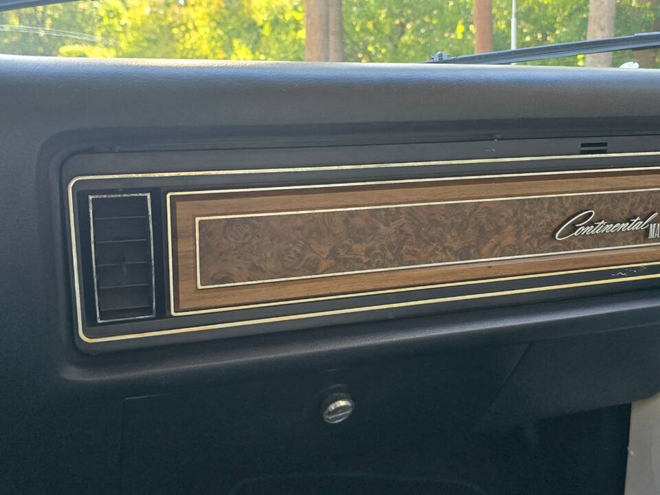 Afbeelding 8/16 van Lincoln Continental Mark V (1977)