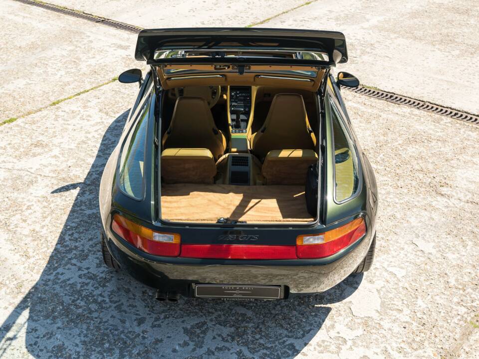 Image 19/30 of Porsche 928 GTS (1993)
