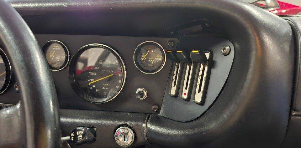 Image 18/45 of Ferrari Dino 208 GT4 (1976)