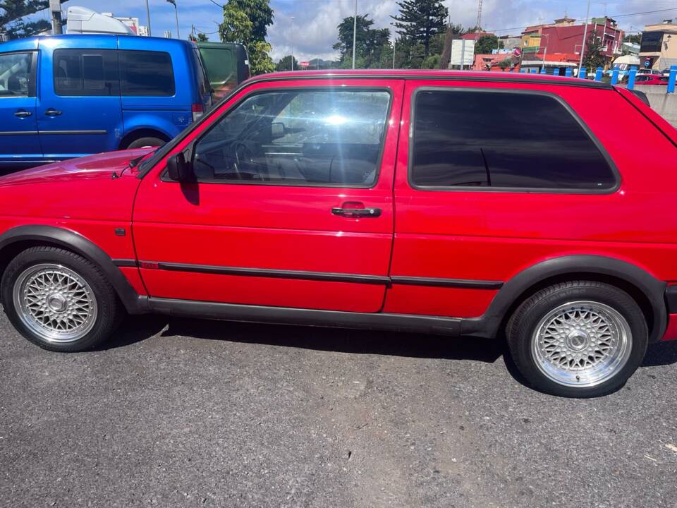 Bild 6/8 von Volkswagen Golf II GTi 16V 1.8 (1990)