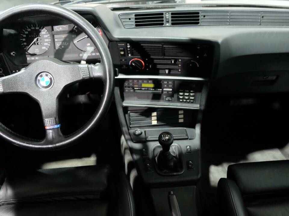 Image 5/35 of BMW M 635 CSi (1984)