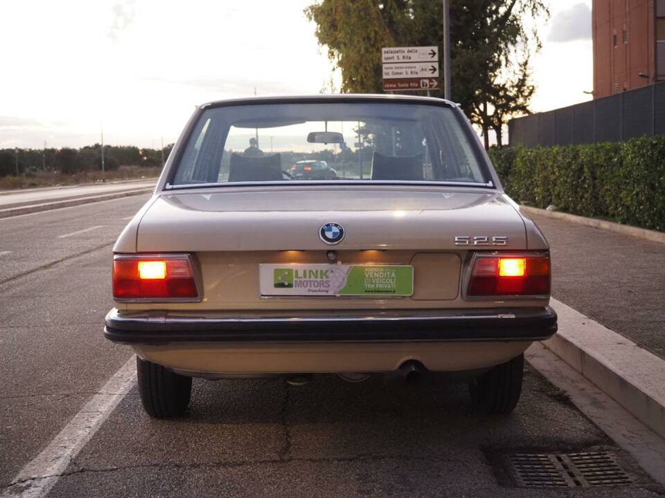 Image 8/50 of BMW 525 (1975)