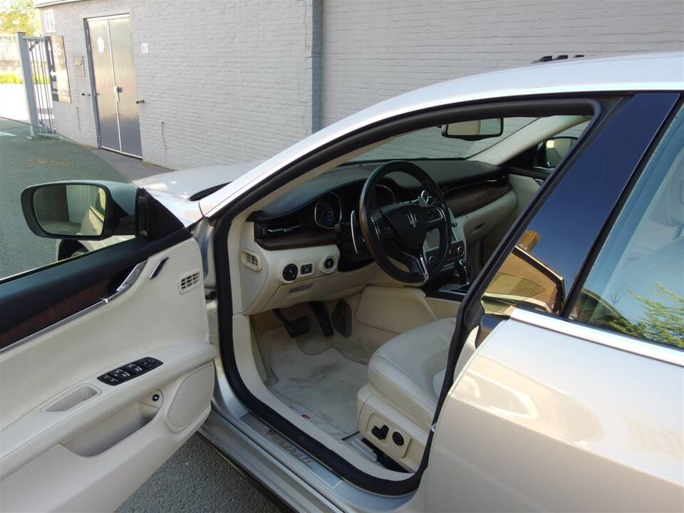 Image 38/99 of Maserati Quattroporte GTS (2014)