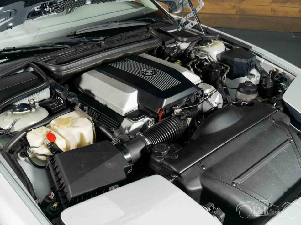 Image 18/19 of BMW 840Ci (1997)