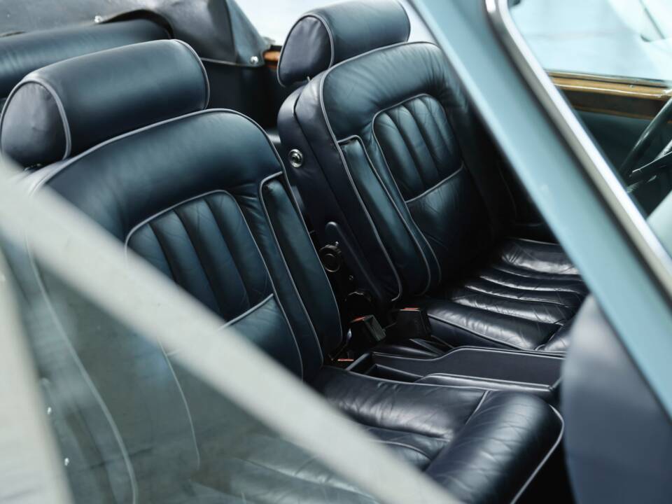 Image 33/48 of Rolls-Royce Corniche I (1980)