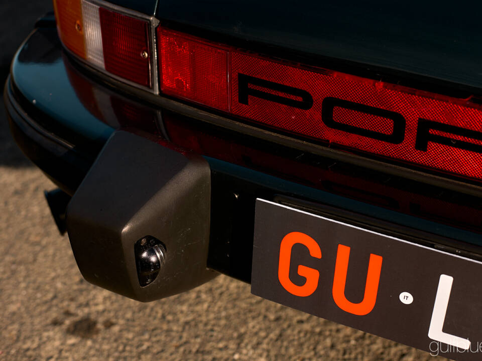 Image 26/79 of Porsche 911 SC 3.0 (1983)